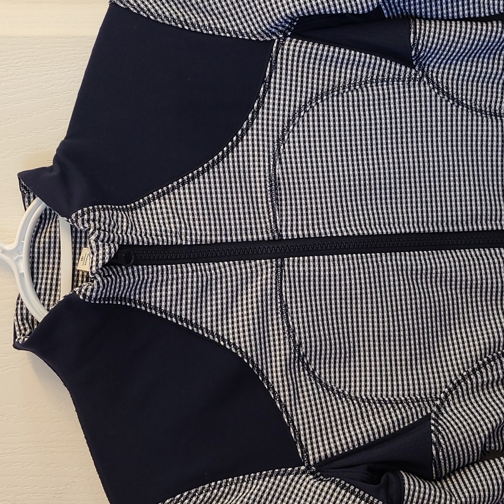 🌬️Lululemon Forme Jacket in Inkwell - Picture 6 of 16